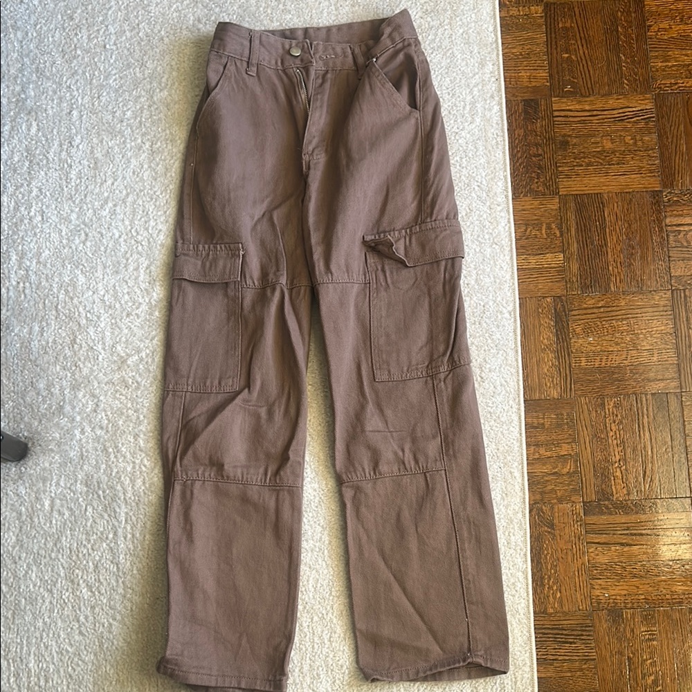 Brown Cargo Pants with Relaxed Fit and Sturdy Fabric
